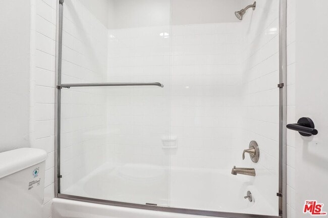 Building Photo - 1352 S Carmelina Ave