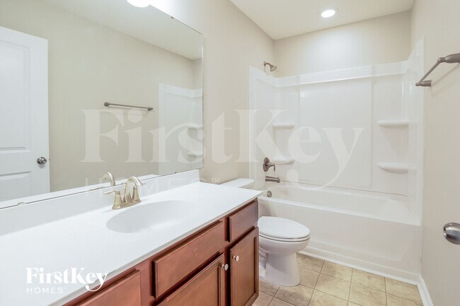 Building Photo - 165 Longford Dr
