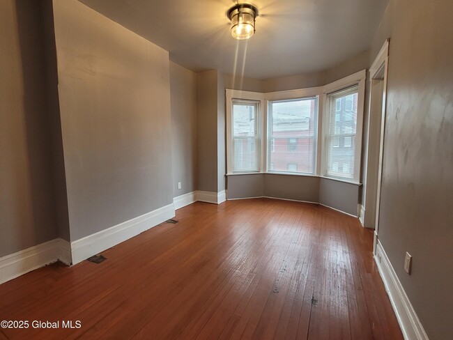 Building Photo - 151 4th St