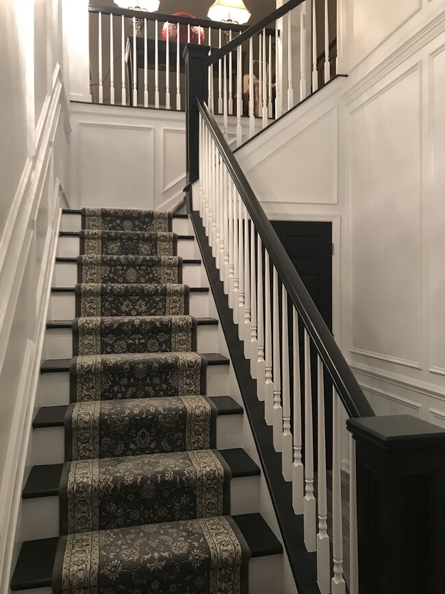 Building Photo - 147 Rock Ledge Ct