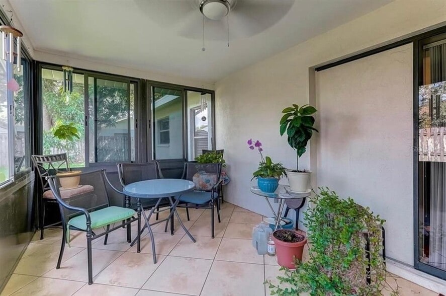 Building Photo - 2462 Briar Oak Cir