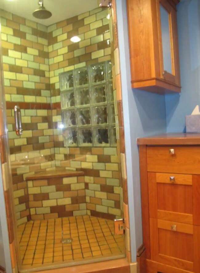 bathroom 2 - 105 Harvard Pl