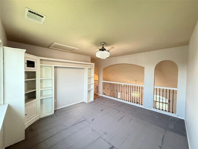 Building Photo - 13013 Pealing Wy
