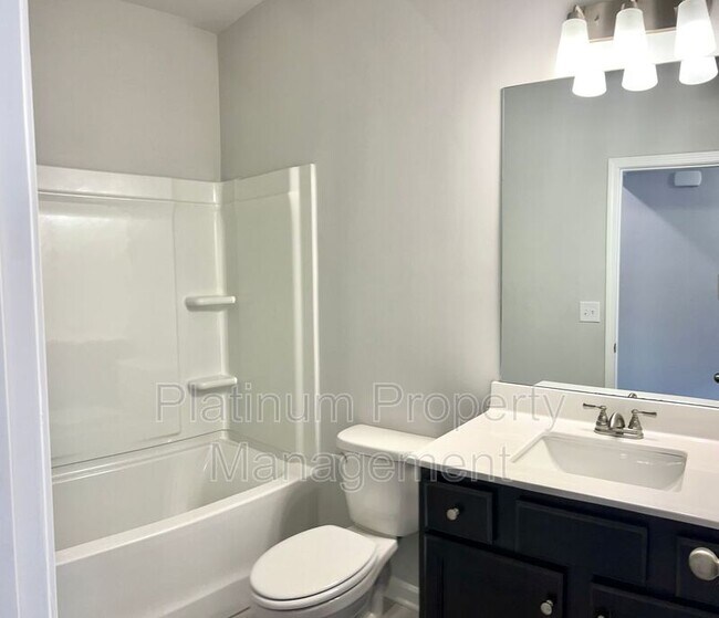 Building Photo - 4579 Silver Oak Dr