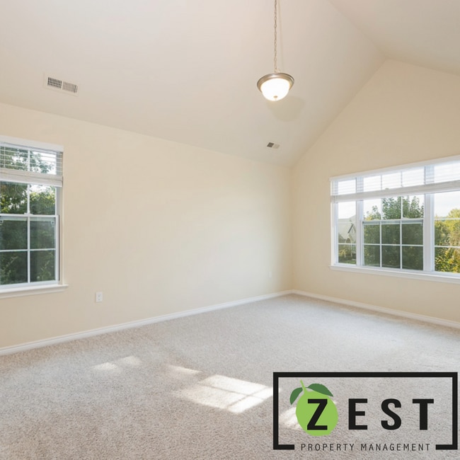 Building Photo - Amazing 3Bedroom 2 Baths