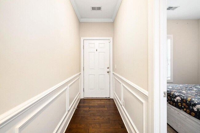 Building Photo - 575 Curlew Cir
