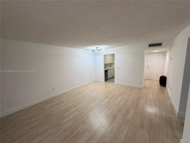 Building Photo - 2350 NE 135th St