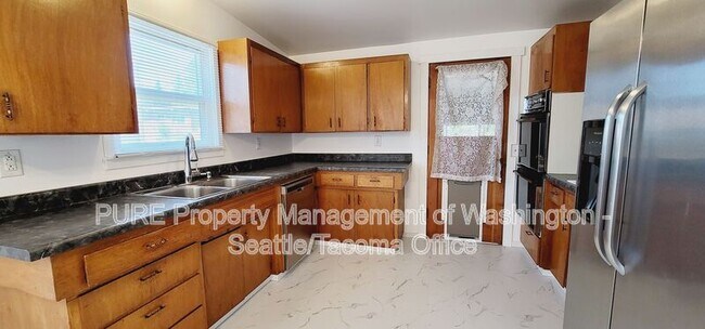 Building Photo - 13240 22nd Ave S