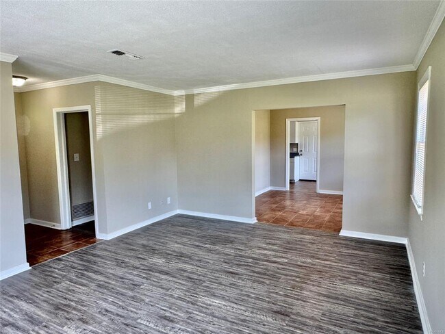 Building Photo - 3719 Bridlewood Dr