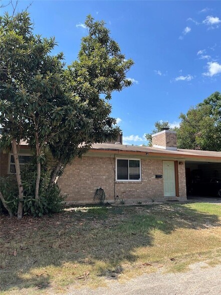 Building Photo - 2102 Ann Arbor Ave