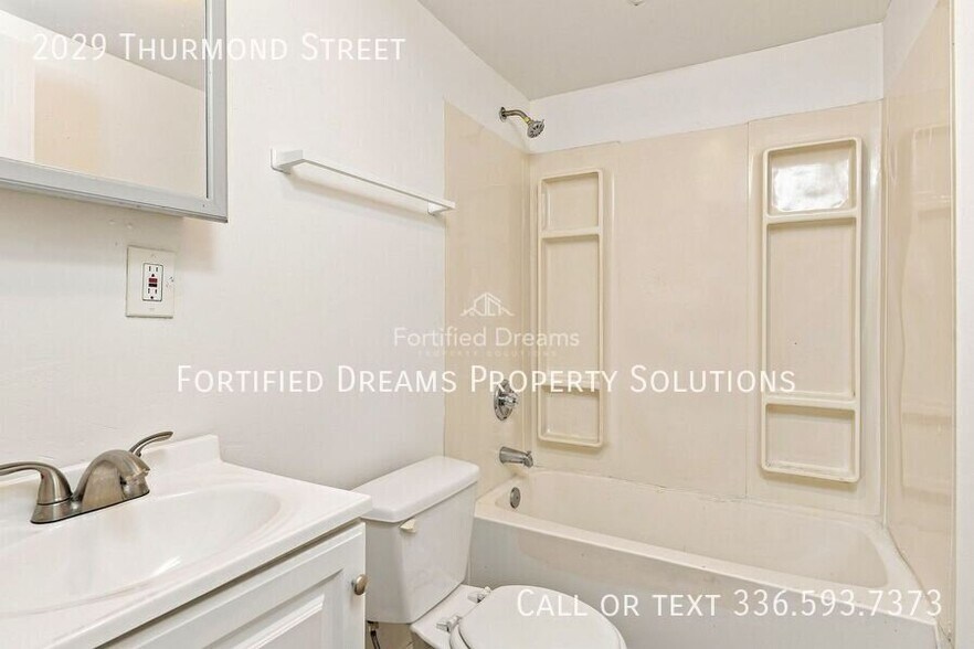 Building Photo - 2029 Thurmond St