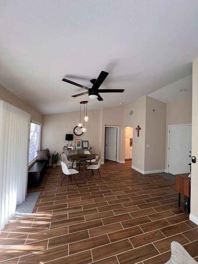 Building Photo - Single Story (Sun City Summerlin) 55+ Comm...