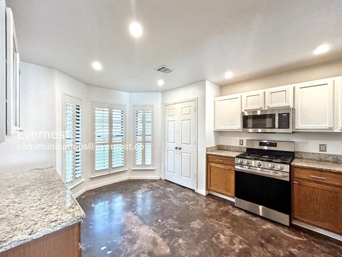 Building Photo - 107 Blue Ridge Trail