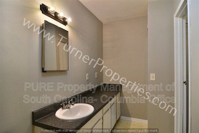 Building Photo - 411 Old Manor Rd