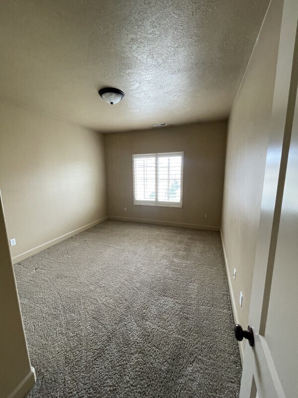 Building Photo - 954 N 940 W