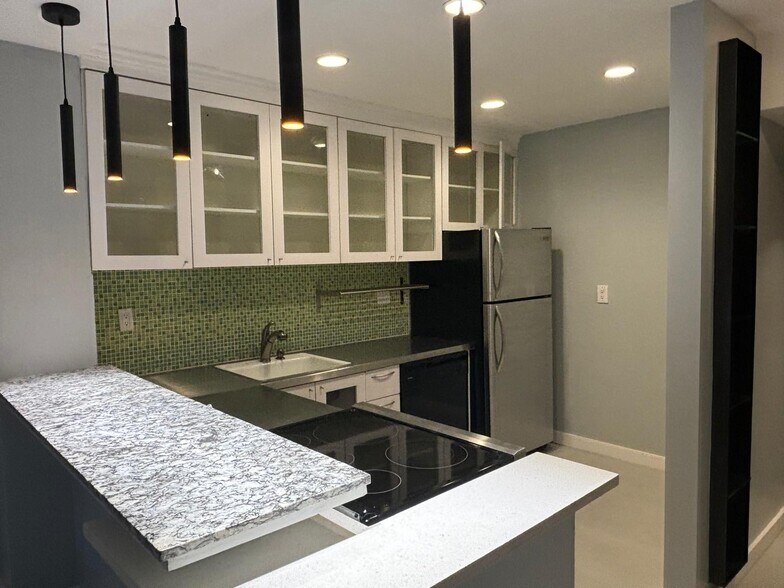 Building Photo - 7900 Camino Cir