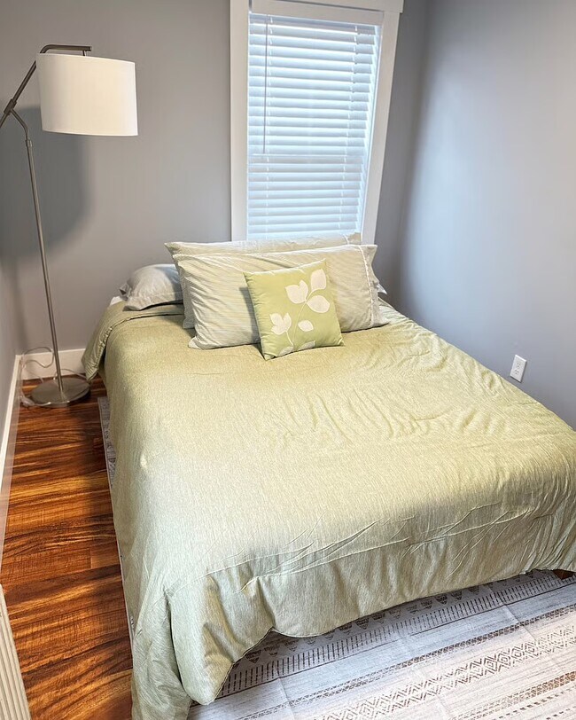 Building Photo - 20 Allessio St