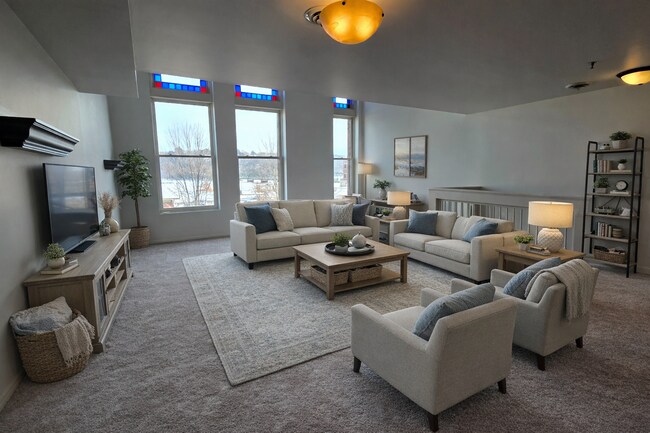 Building Photo - 3-Bedroom Upper-Level Condo in Historic Downtown Stillwater - VIDEO TOUR!