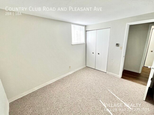 Building Photo - 615 Country Club Rd