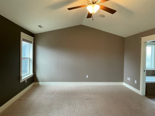 Building Photo - 2725 S Groom Way