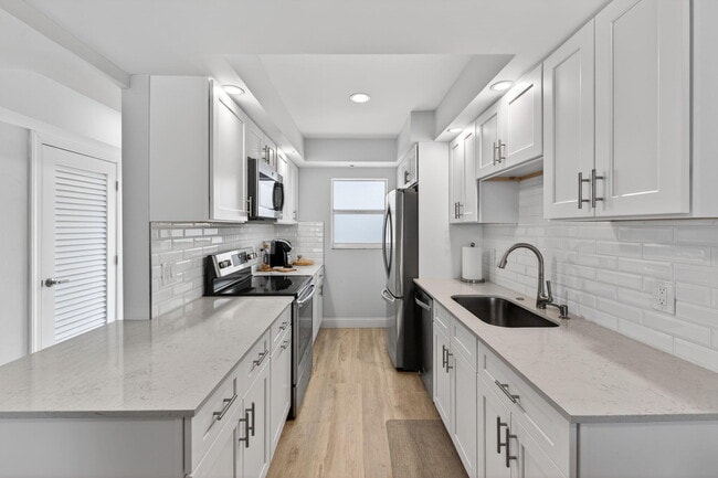 Building Photo - 3101 S Ocean Blvd