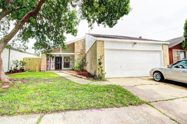 Building Photo - 6615 Briar Terrace Dr
