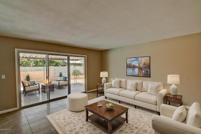 Building Photo - 1030 E Manhatton Dr