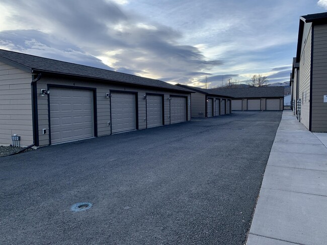 Building Photo - 1037 Enterprise Dr