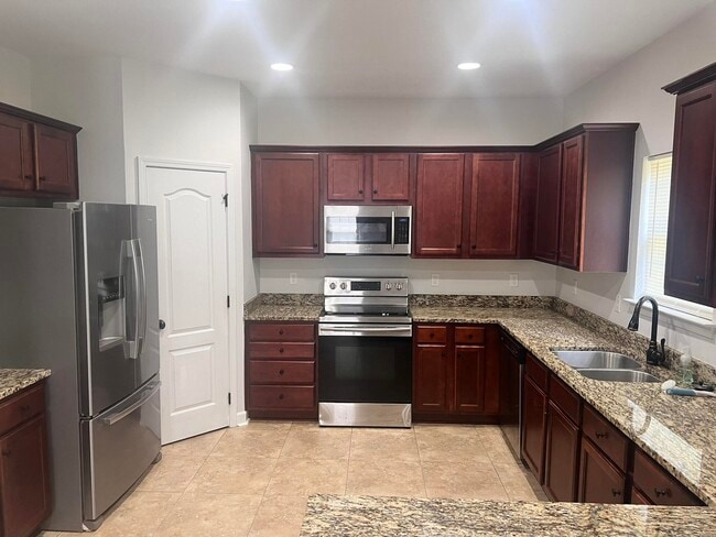 Building Photo - 411 Serene Ct