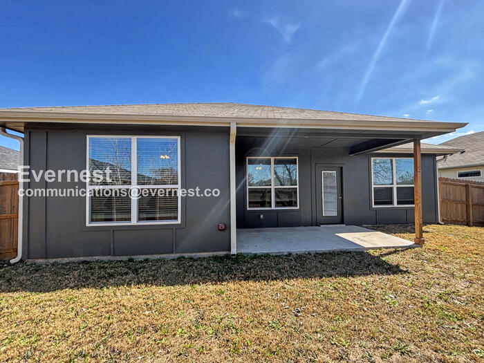 Building Photo - 737 Freedom Cir