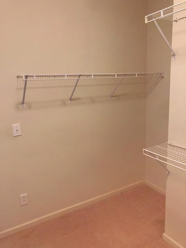 Building Photo - 2907 Blossom Park Drive Southeast