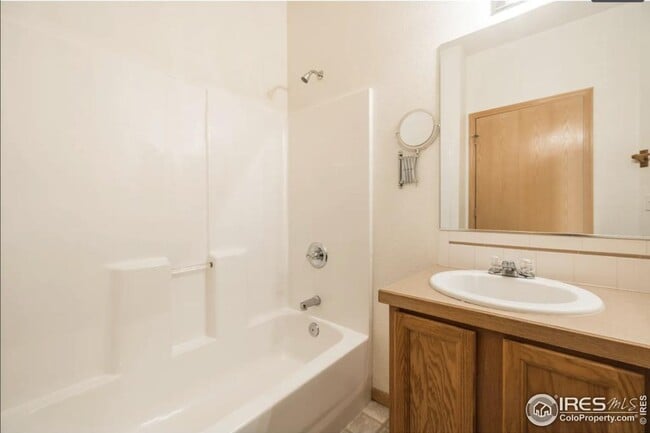 Building Photo - 950 52nd Ave Ct