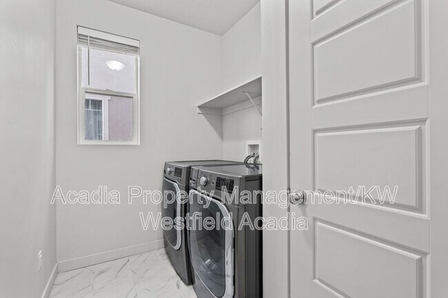 Building Photo - 298 Old Farm Ln