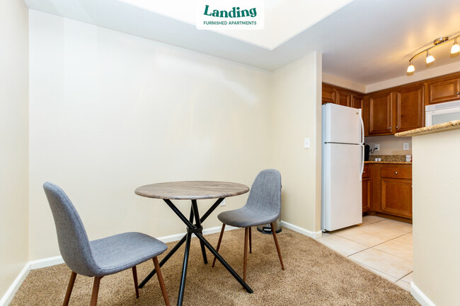 Building Photo - 3450 N Hualapai Way