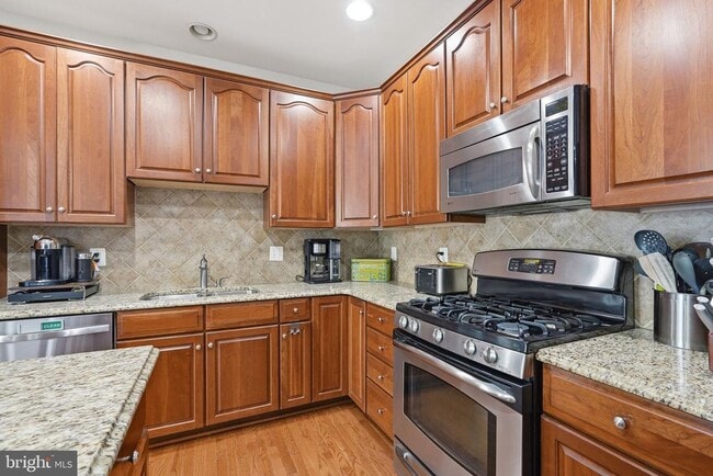 Building Photo - 20060 Northville Hills Terrace