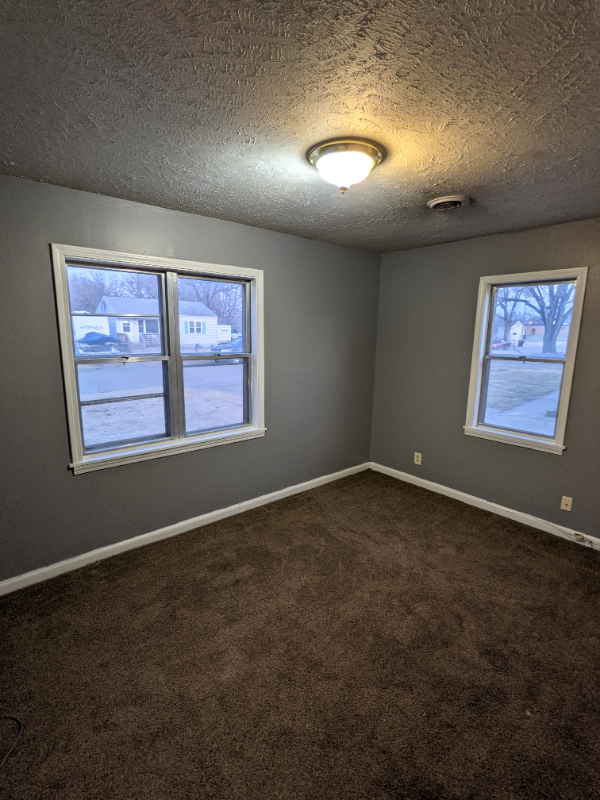 Building Photo - 860 Navaho Ave