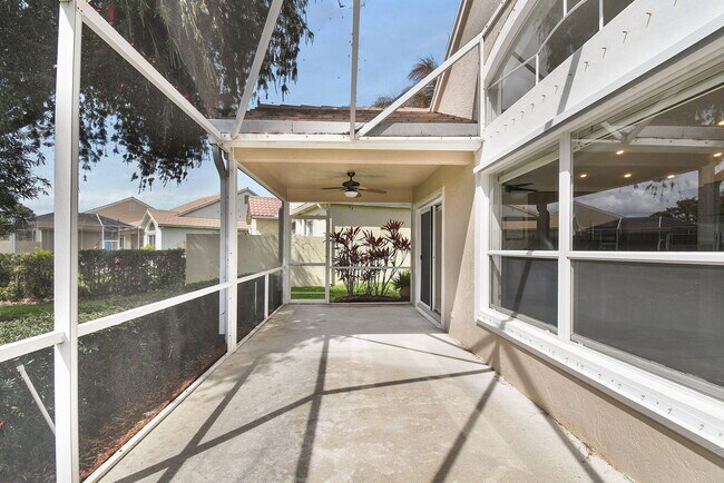 Building Photo - 3058 SE Brierwood Pl