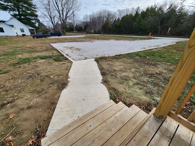 Building Photo - Spacious 3-Bedroom, 2-Bathroom Home AVAILABLE NOW!!