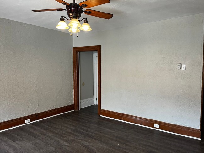 Building Photo - Renovated 2BD/1BATH House - Off-Street Parking, Laundry, AC
