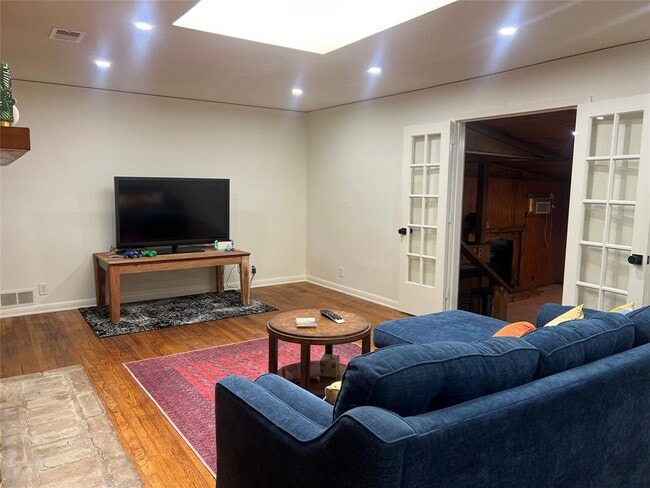 Building Photo - 1003 W Bluebonnet Dr