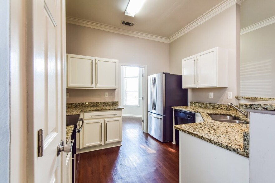 Building Photo - 4051 Bordeaux Ridge Cove S