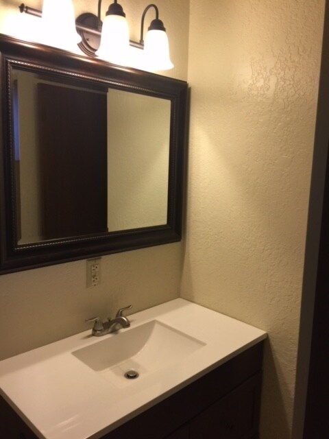 Building Photo - 3407 E Presidio Rd