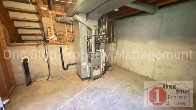 Building Photo - Beutiful duplex 2-bedroom, 1-bath in Blue ...