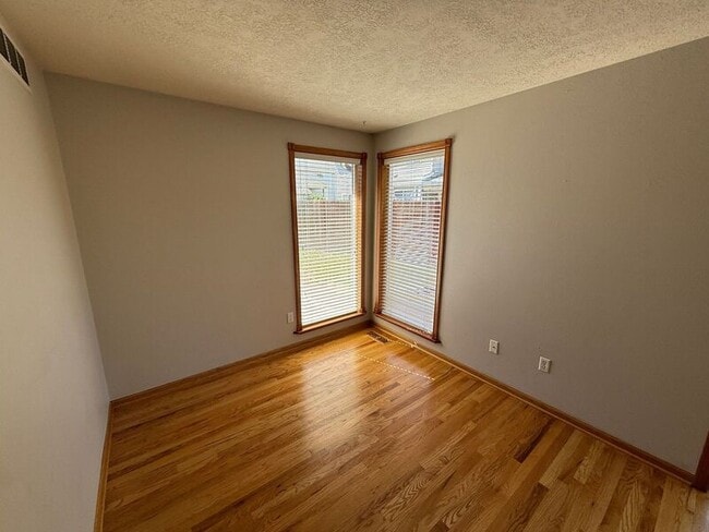 Building Photo - 757 Sphinx Ct NE