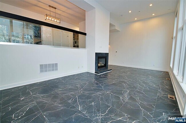 Building Photo - 11 Vela Way