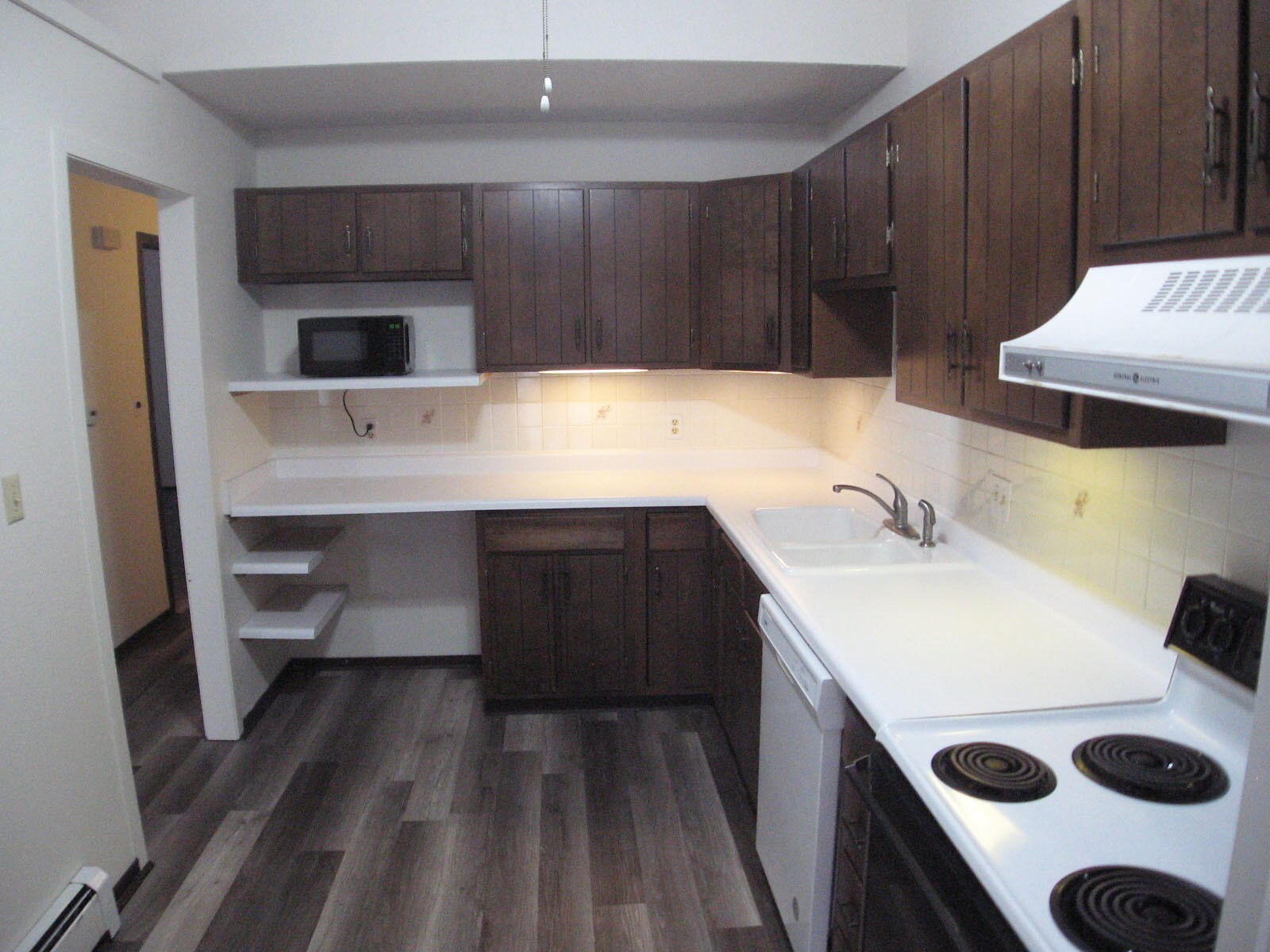 Building Photo - 1155 Lakeside Dr