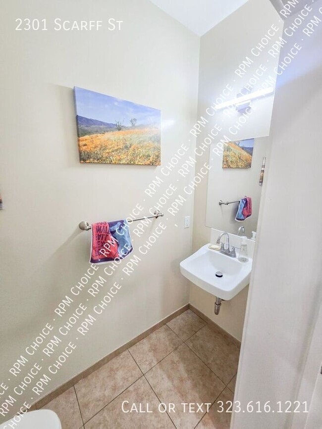 Building Photo - 2301 Scarff St