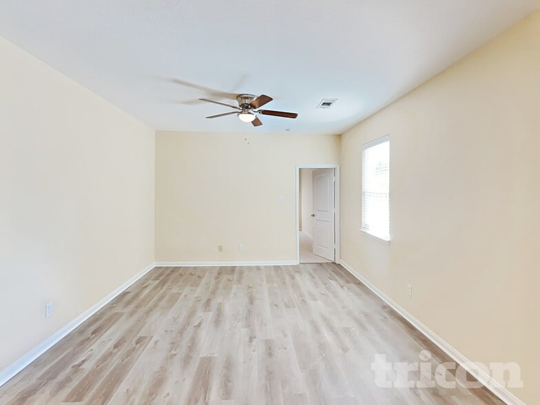 Building Photo - 2055 Sweet Lilac Dr