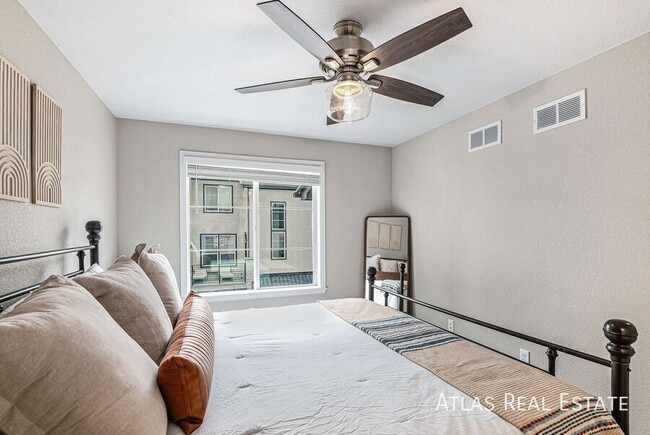 Building Photo - 1536 Castle Creek Cir