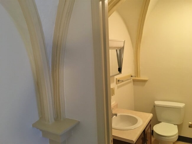 Building Photo - 124 Orange St